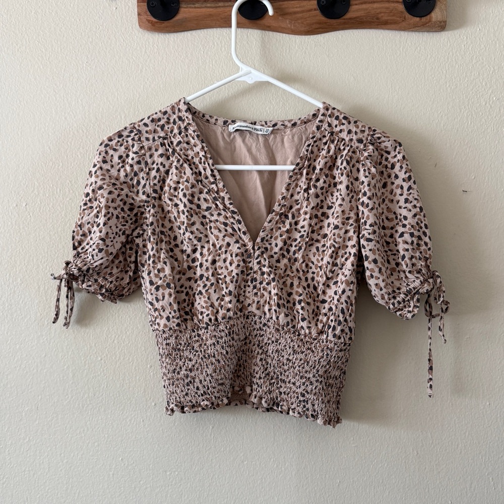 Abercrombie & Fitch Smocked Waist Puff Sleeve Crop Top Leopard Print size XS
